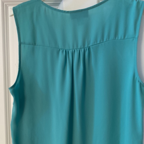 **2 for 20**Thalia Sodi Light Green Sleeveless
Blouse with Silver Metal Accent - Picture 7 of 13